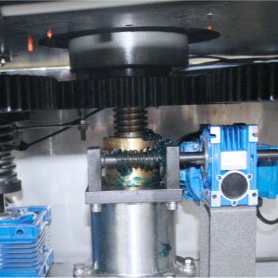 6500 BPH Tipo rotativo Macchina di copertura automatica FX-8AH 80ml-1000ml Con 8 teste di copertura