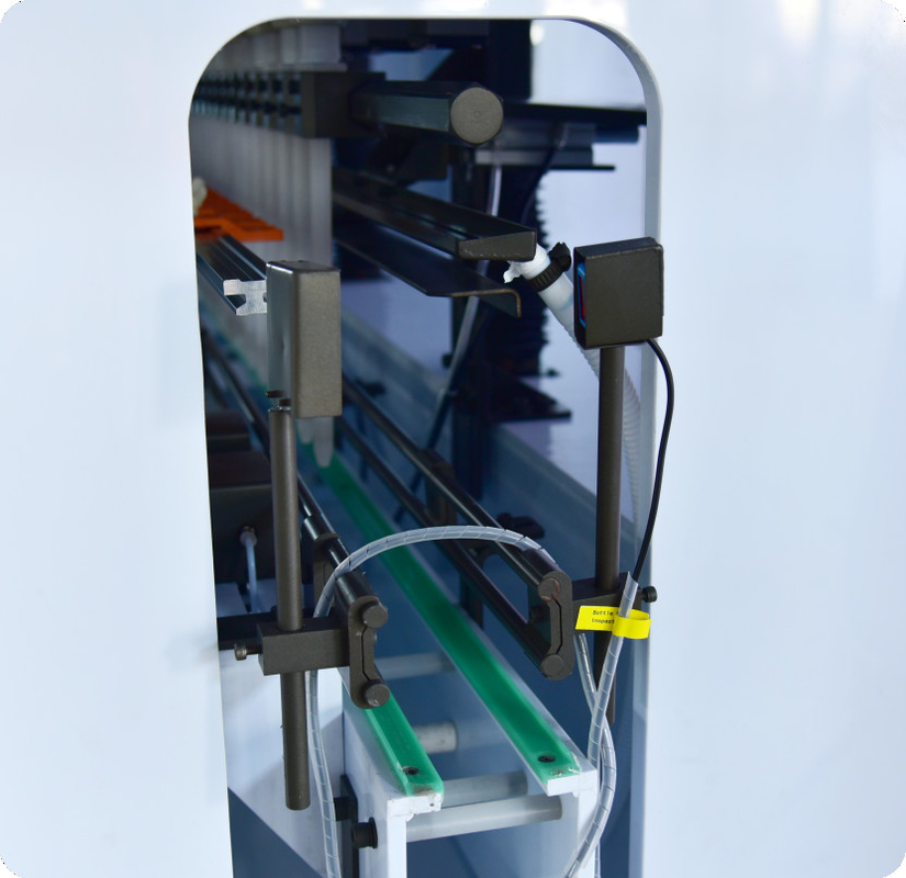 Microcomputer in linea Anti-corrosione Gravity Bottiglia di Riempimento macchina 100ml 500ml